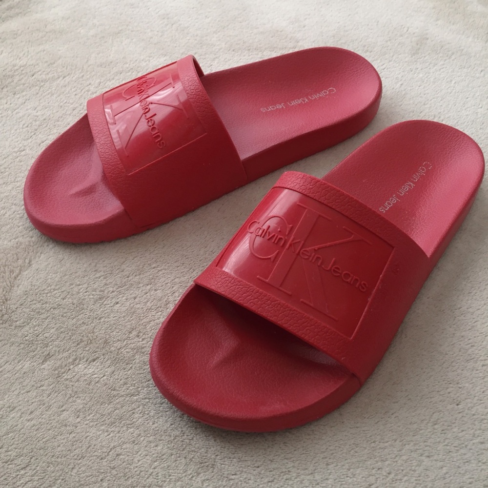 CALVIN KLEIN SLIDES
